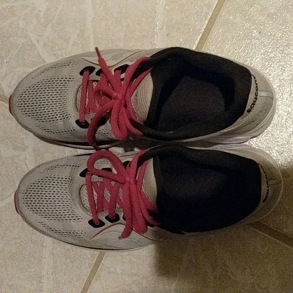Saucony sneakers running shoes